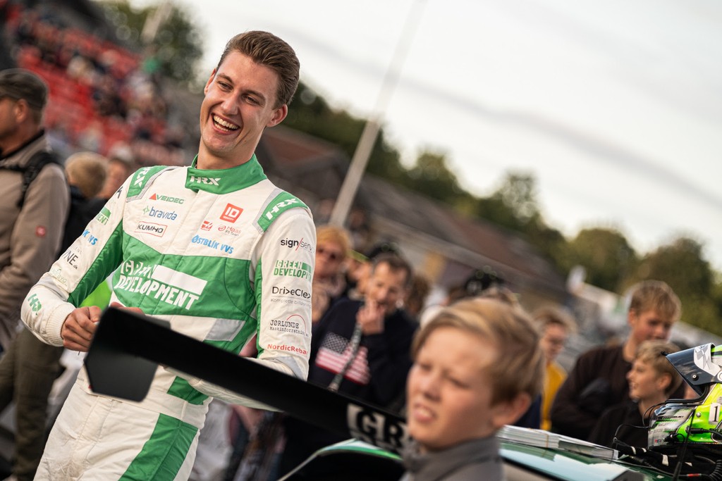 Nicolai Sylvest og Green Development havde en pæn pointhøst i årets næstsidste løbsweekend, og har for alvor meldt sig ind i podiekampen, hvor Sylvest kommer til finalen som nummer to i mesterskabet
(Foto: TCR Denmark)